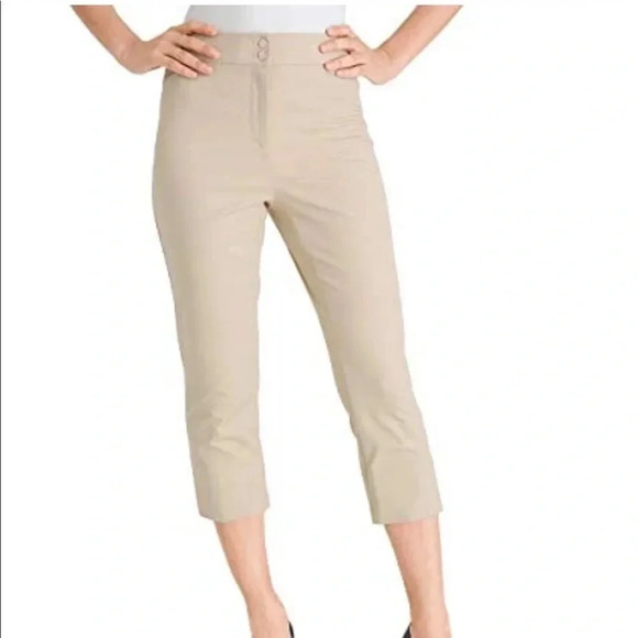 CHICO’S Secret Stretch Straight-Leg Crops - Picture 1 of 9